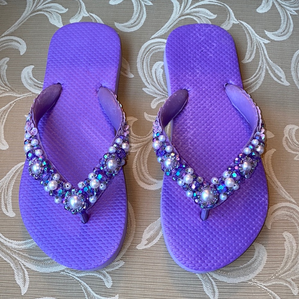 🌸 BEADED FLIP FLOP SANDALS